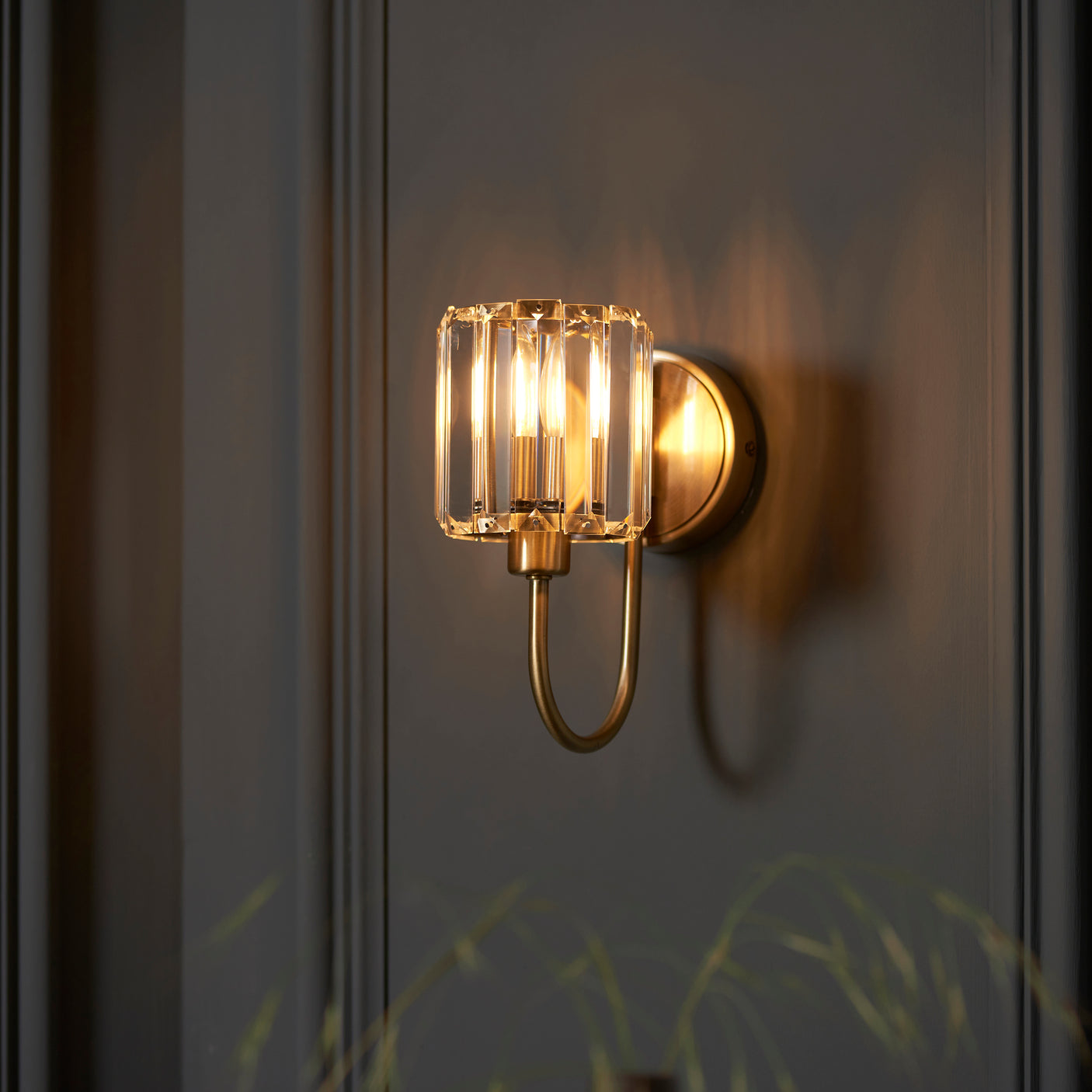 Lacona Bernadette 1Lt Indoor Wall Light In Antique Brass Plate & Clear Glass Finish - Lacona Home 