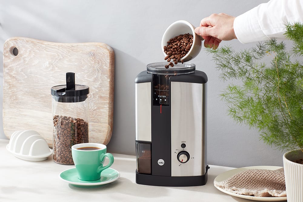 Wilfa Svart Coffee Grinder (Silver) + Hario Drip Kettle Air