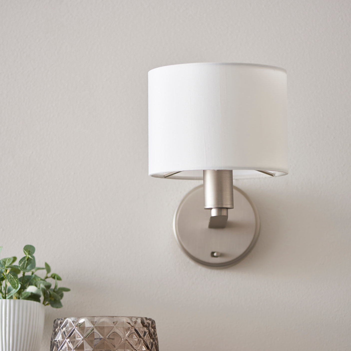 Lacona Daybreak 1Lt Indoor Wall Light In Matt Nickel Plate & Vintage White Fabric Finish - Lacona Home 