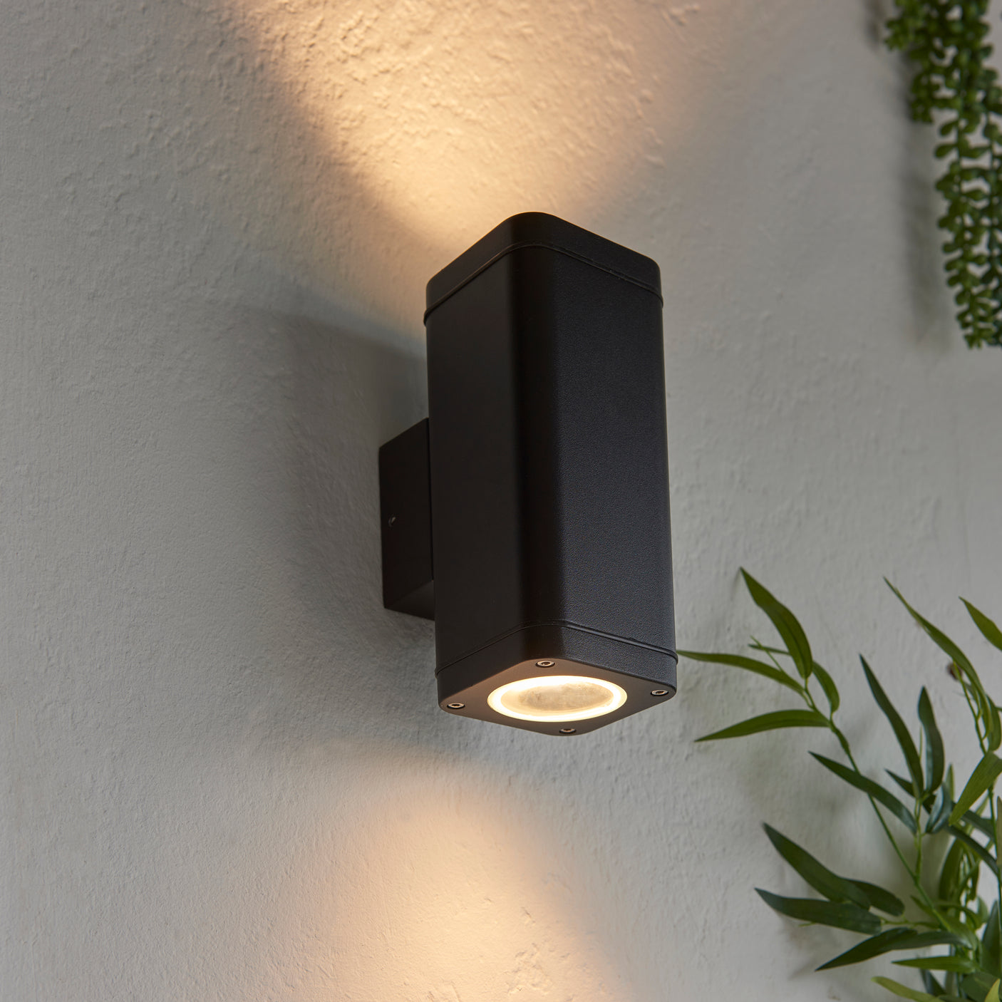 Lacona Millvale Ilt Outdoor Wall Light In Textured Black & Clear Glass Finish - Lacona Home 